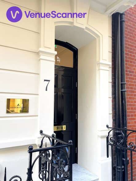 7 Stratton Street photo #3