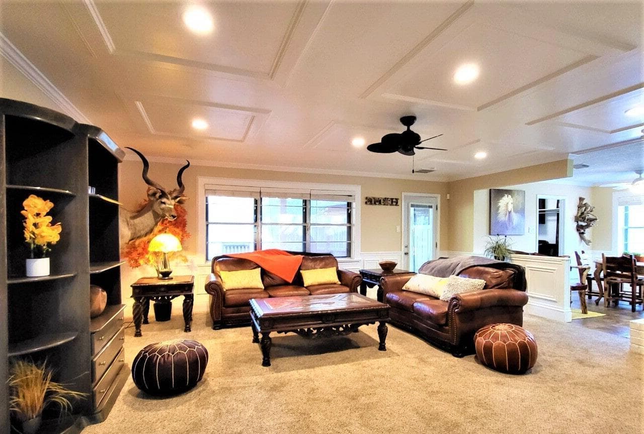 The House, Nasa Ranch photo #1