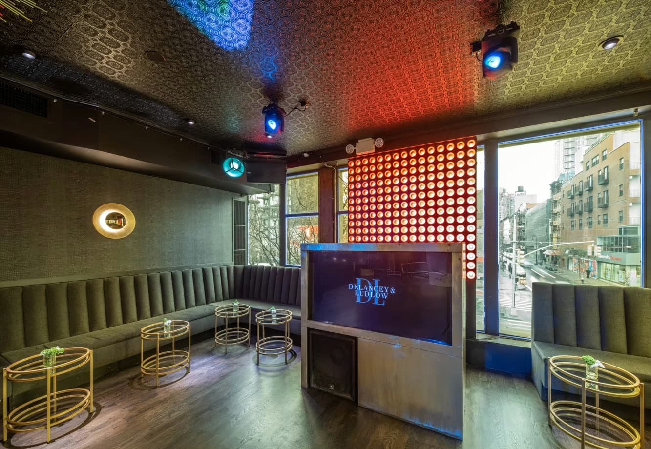 The Lounge, The DL photo #3