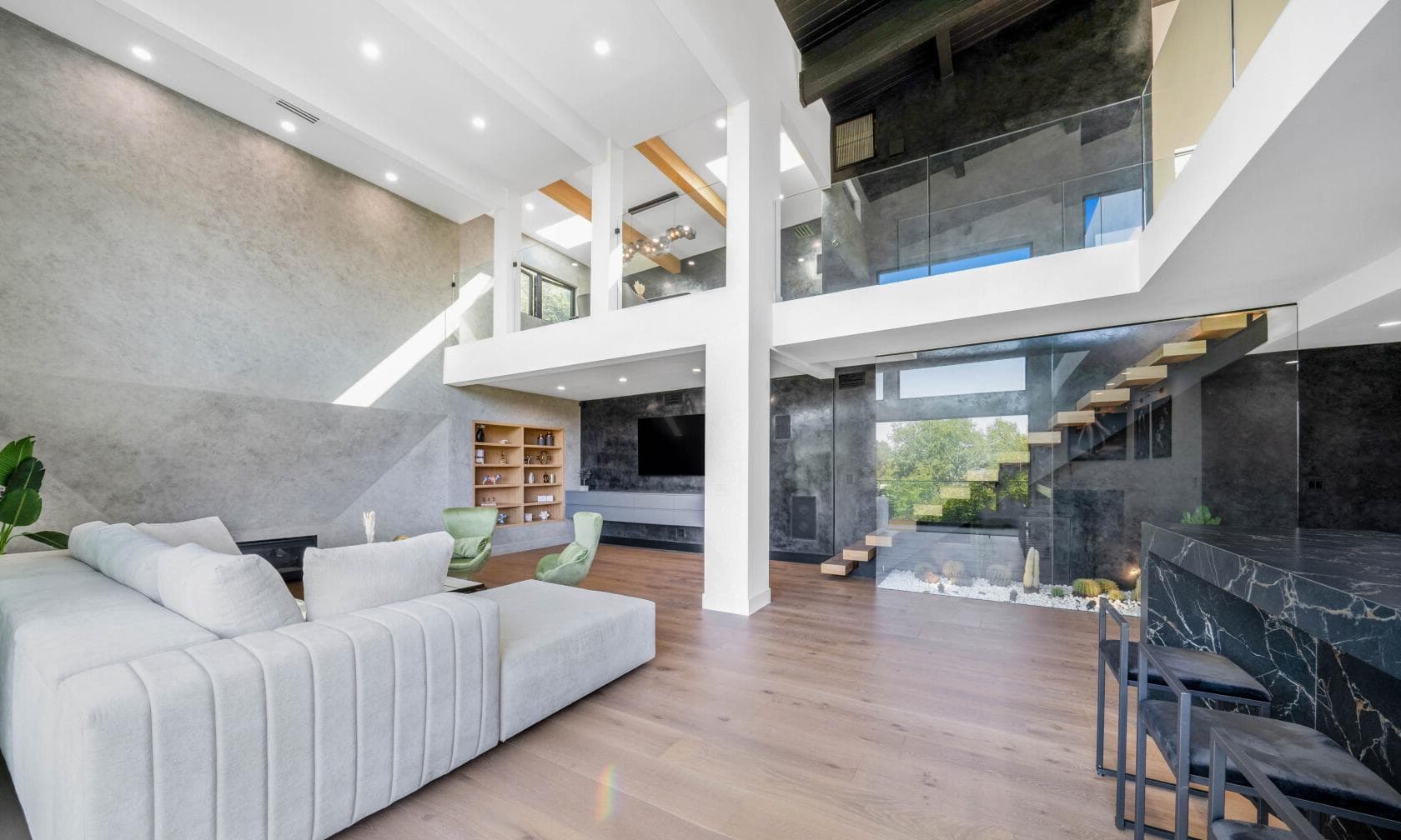 Photo of Contemporary Luxury Mansion