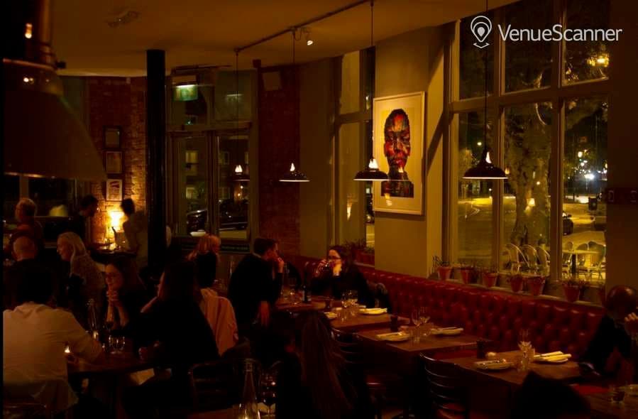 Exclusive Hire, The Empress E9 photo #1