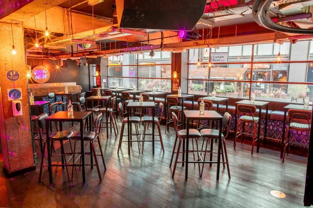 Queen Of Hoxton photo #2