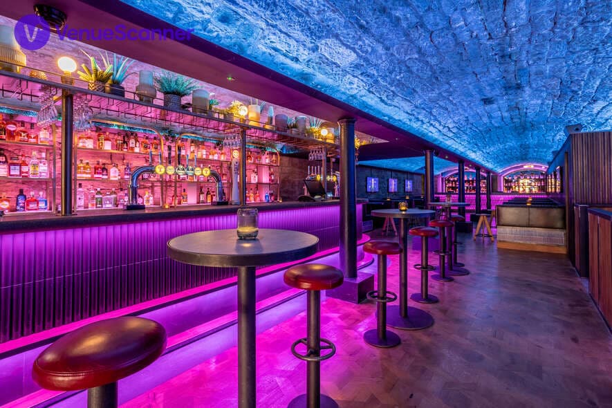 Exclusive Hire, The Three Sisters photo #3