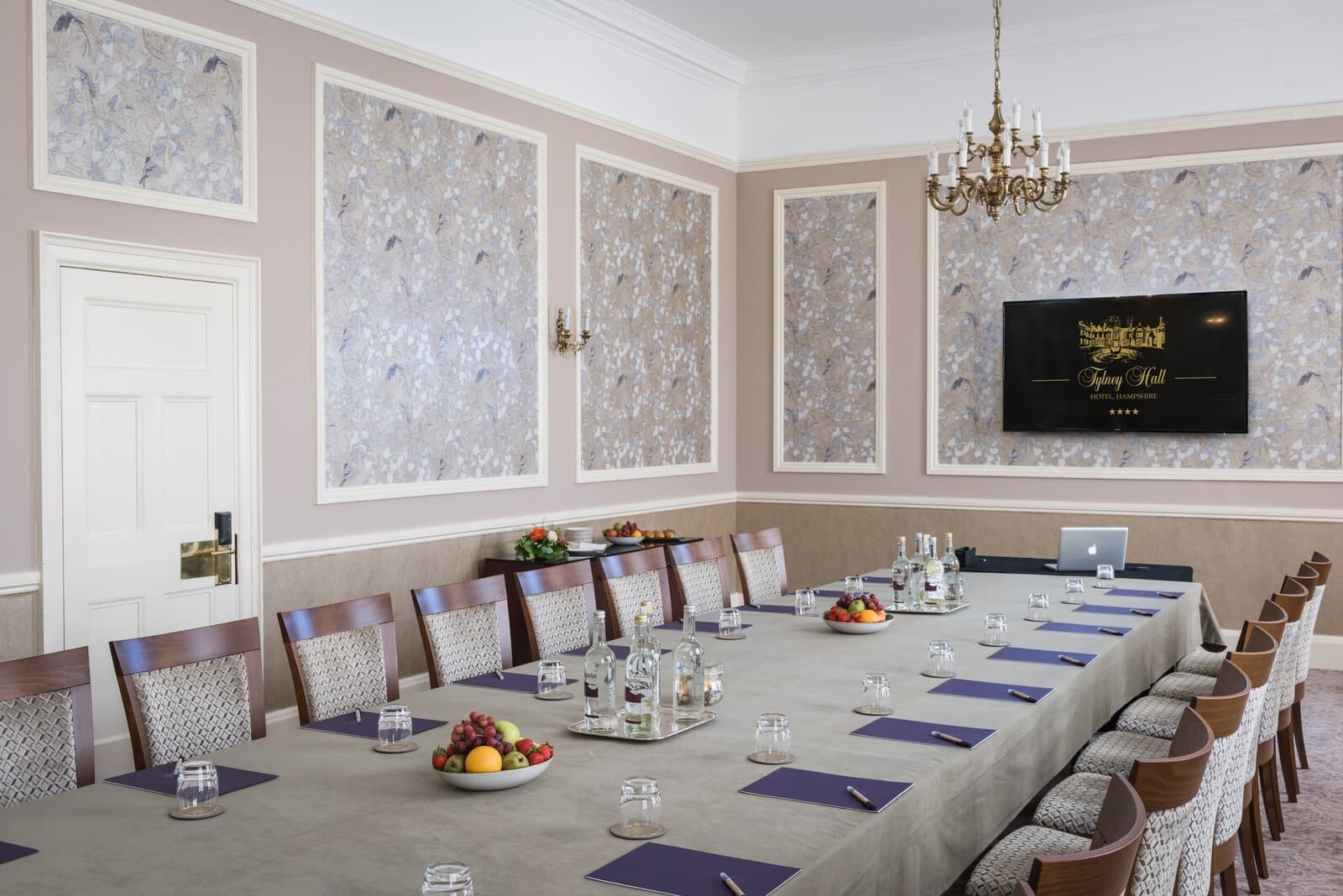 Photo of Tylney Hall, Rotherwick