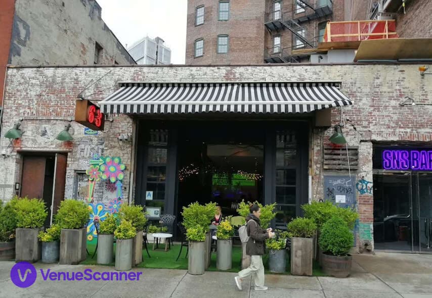 Green Lawn Area, Common Ground Bar photo #3