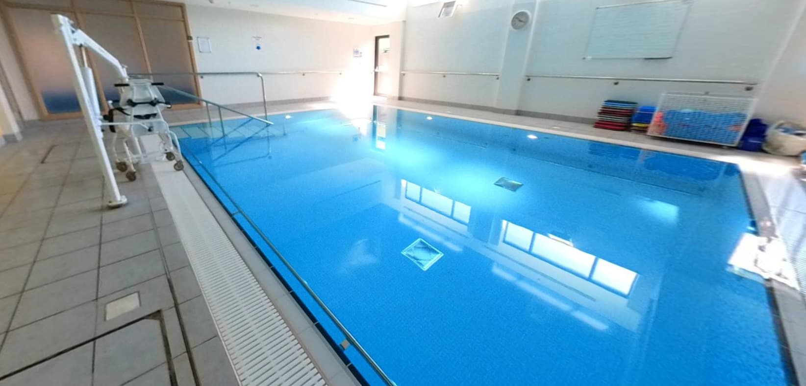 Marine Court, Swimming Pool photo #2