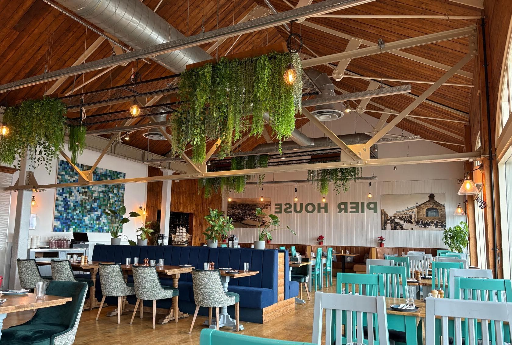 Indoor Area, Pier House photo #1