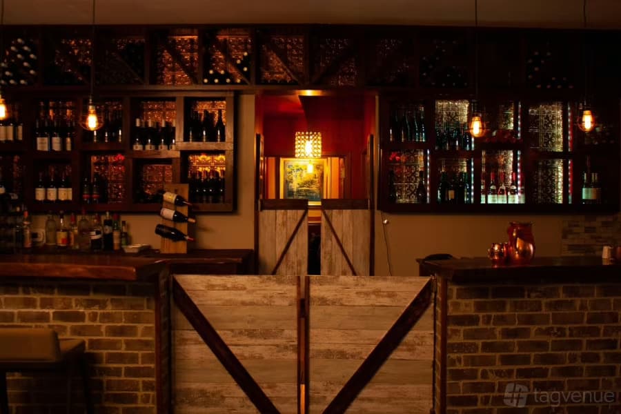 Bordeaux Room, Bordeaux by Turquoise photo #3