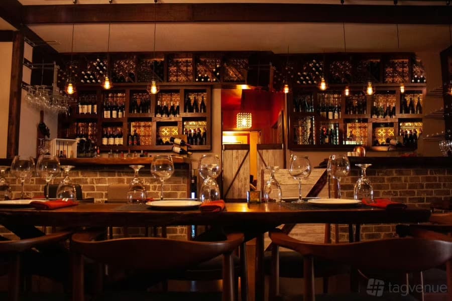 Bordeaux Room, Bordeaux by Turquoise photo #1