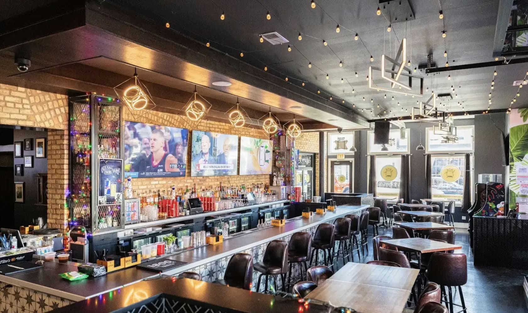 Bootleg, Everything Bar photo #5