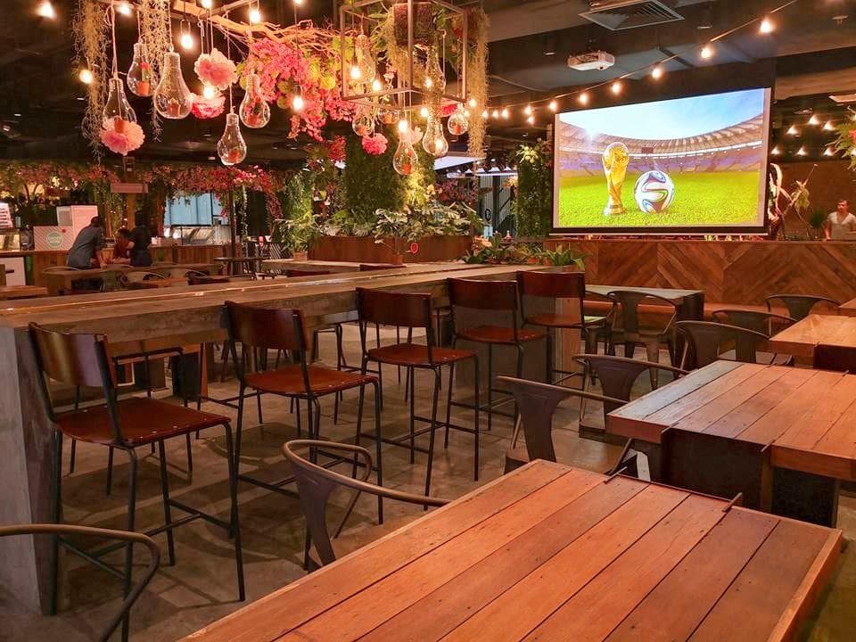 Picnic Urban Food Park, Beer Garden photo #2