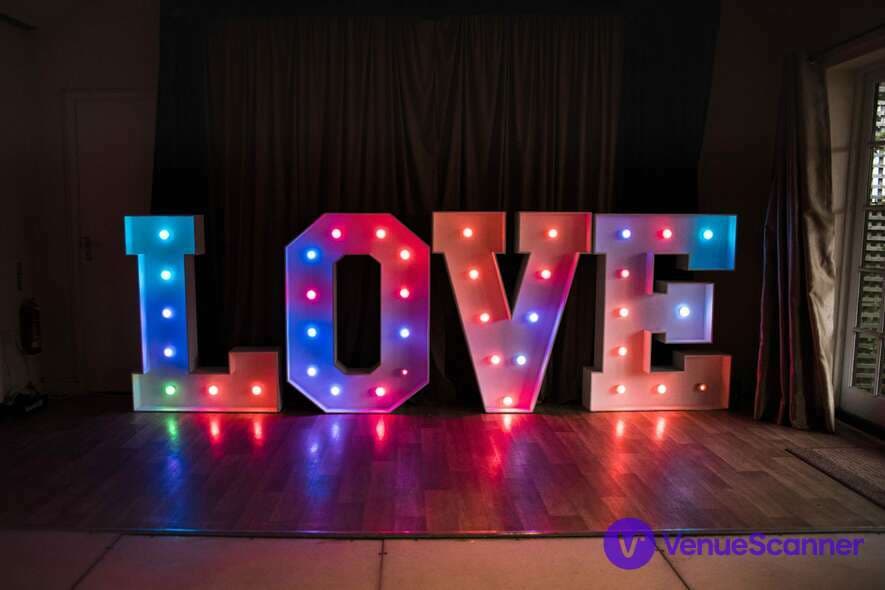 Starlit Hall, Minstrel Court photo #1