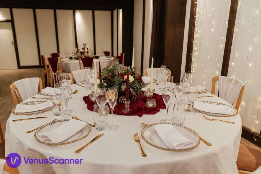 Tudor Barn, Minstrel Court photo #1