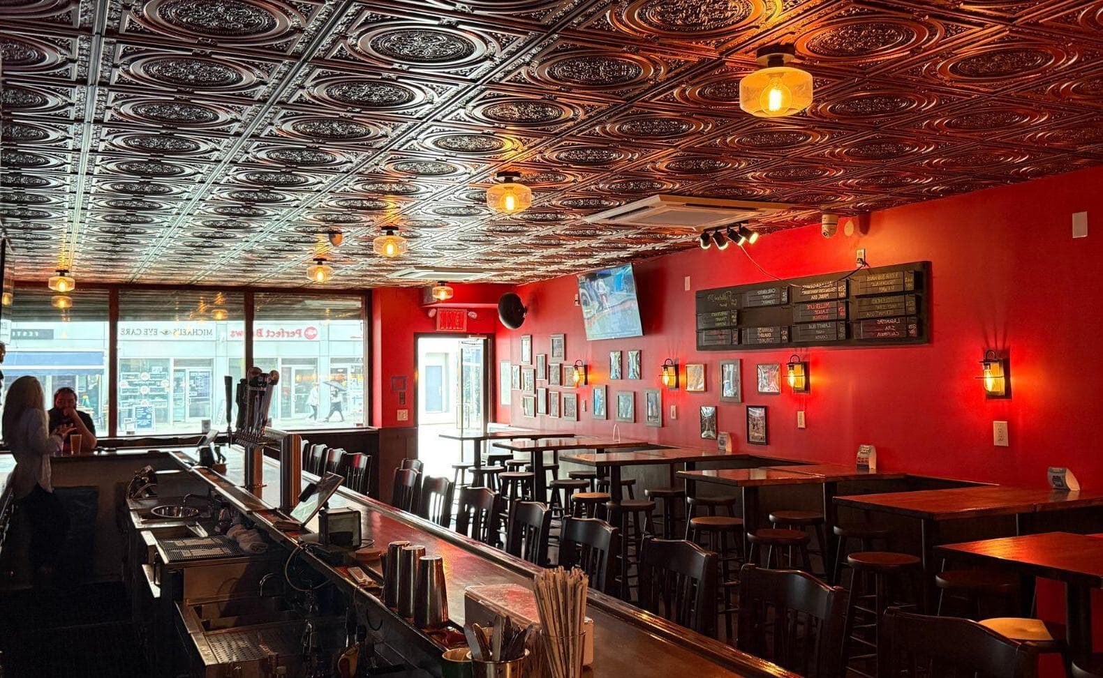 Entire Venue, Kellys Sports Bar photo #1