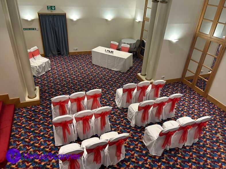 Norfolk Suite, Mercure Brighton Seafront Hotel photo #3