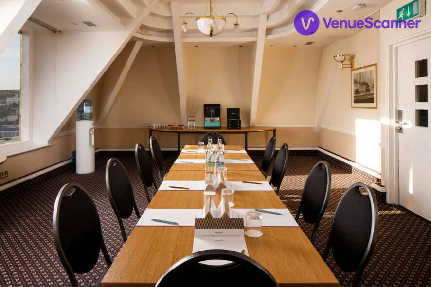 Coast View 2, Mercure Brighton Seafront Hotel photo #1