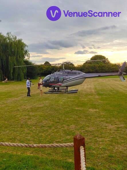 The Grounds, The Willows photo #3