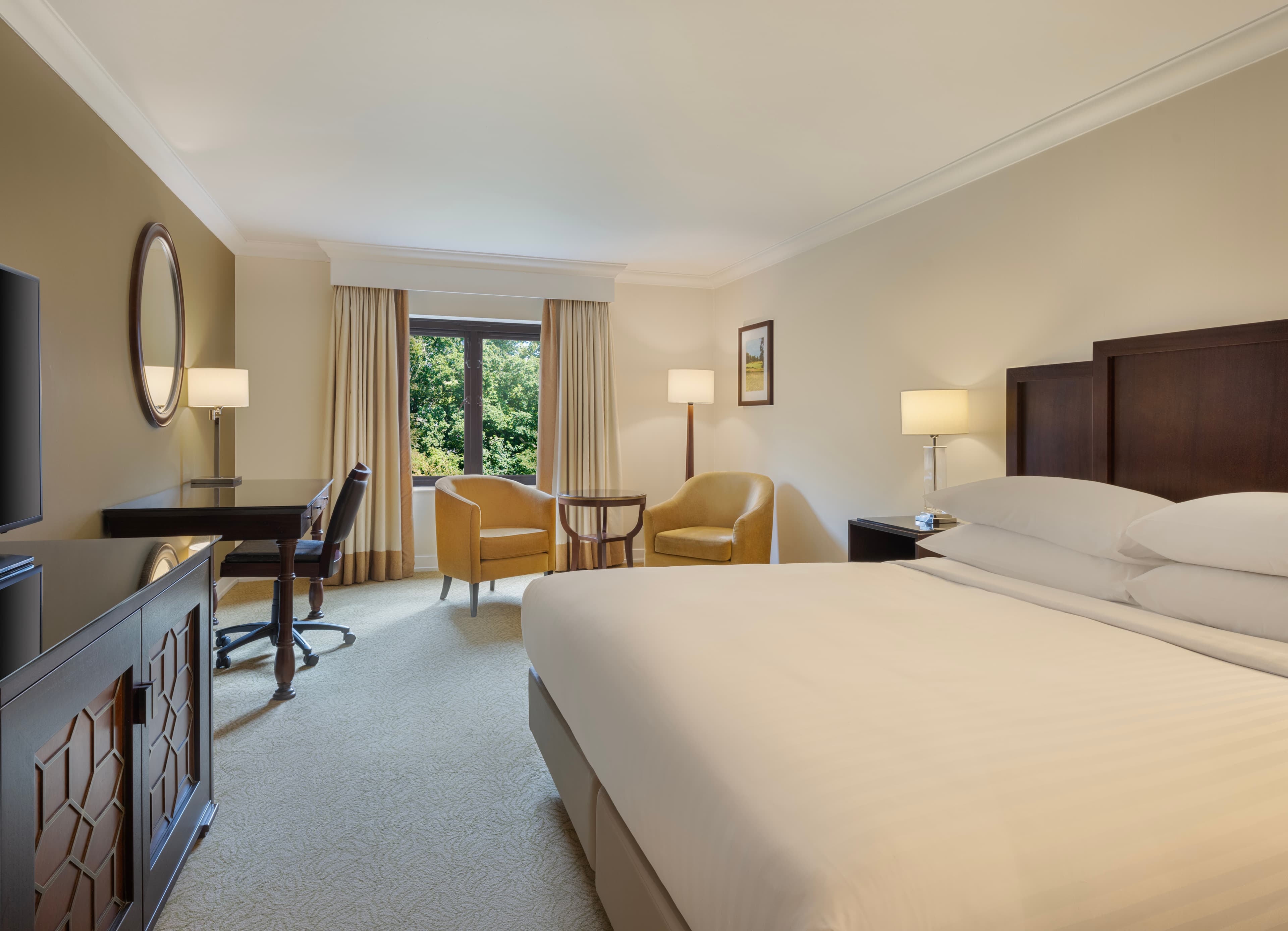 Daimler, Forest Of Arden Hotel & Country Club photo #9