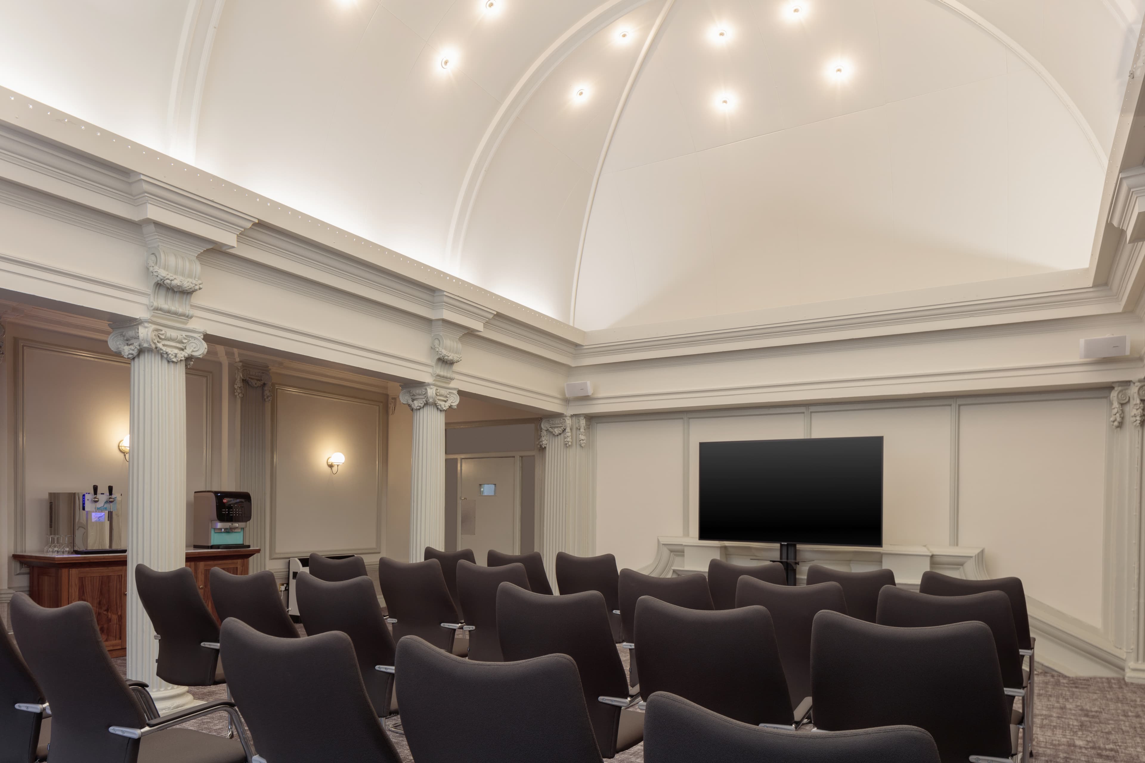 Harrogate Suite, DoubleTree By Hilton Majestic Hotel & Spa photo #7