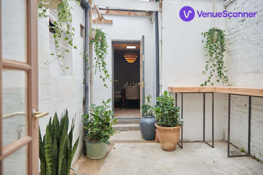 Private Snug & Courtyard, Aspen & Meursault photo #3