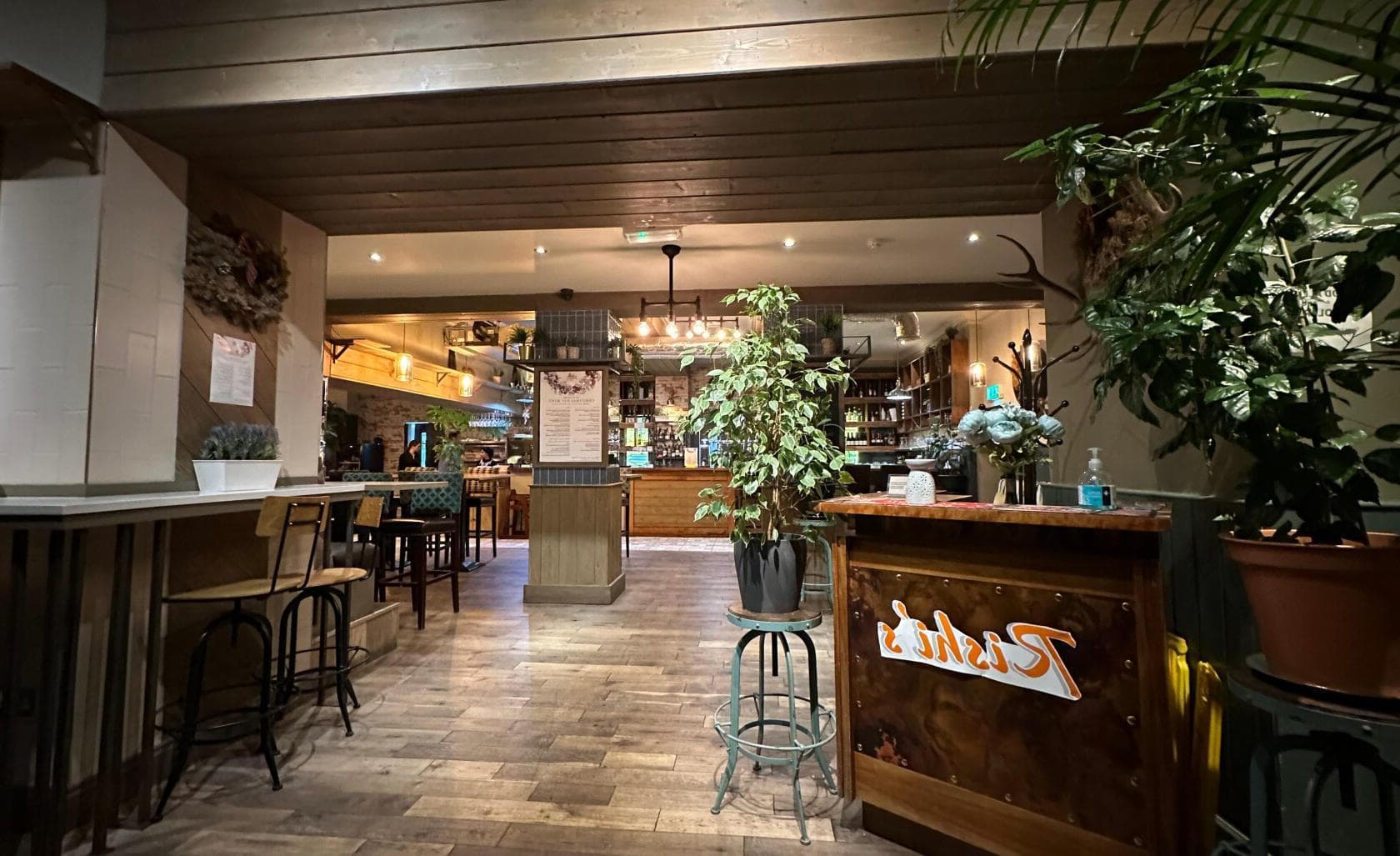 Entire Venue, Rishi's Indian Aroma photo #1