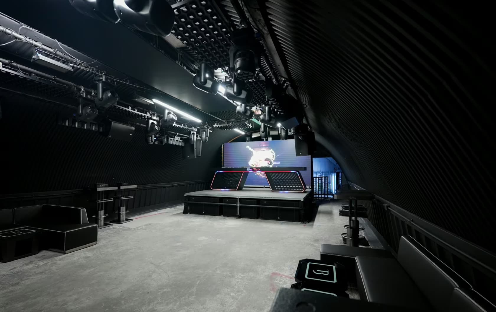 Main Room, Bee Noir photo #6