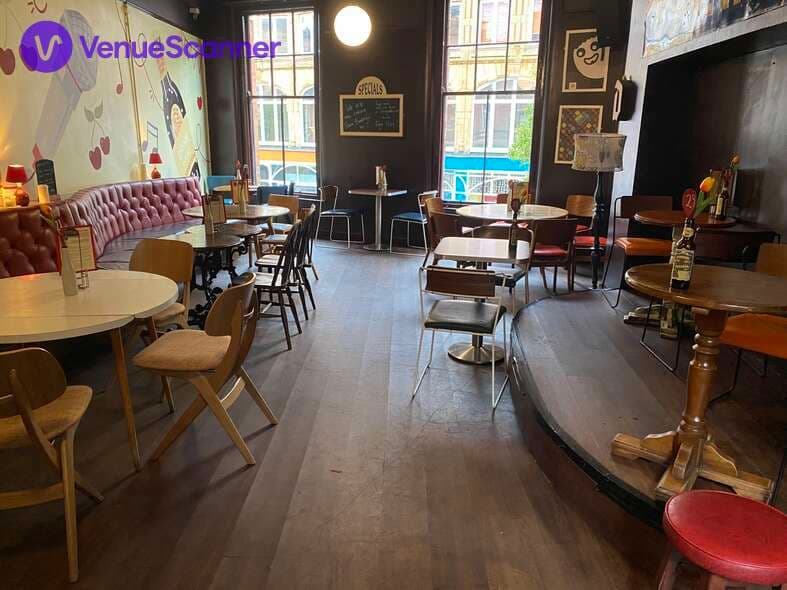 Cherry Reds Cafe Bar photo #3