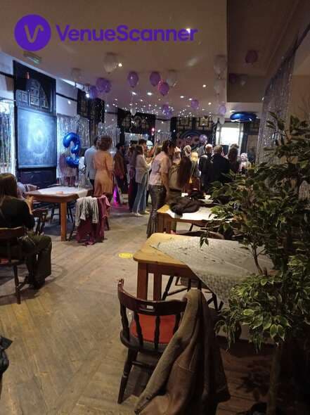 Exclusive Hire, QUEENS HEAD photo #1