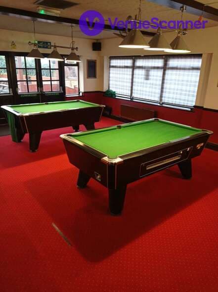 Exclusive Hire, QUEENS HEAD photo #2