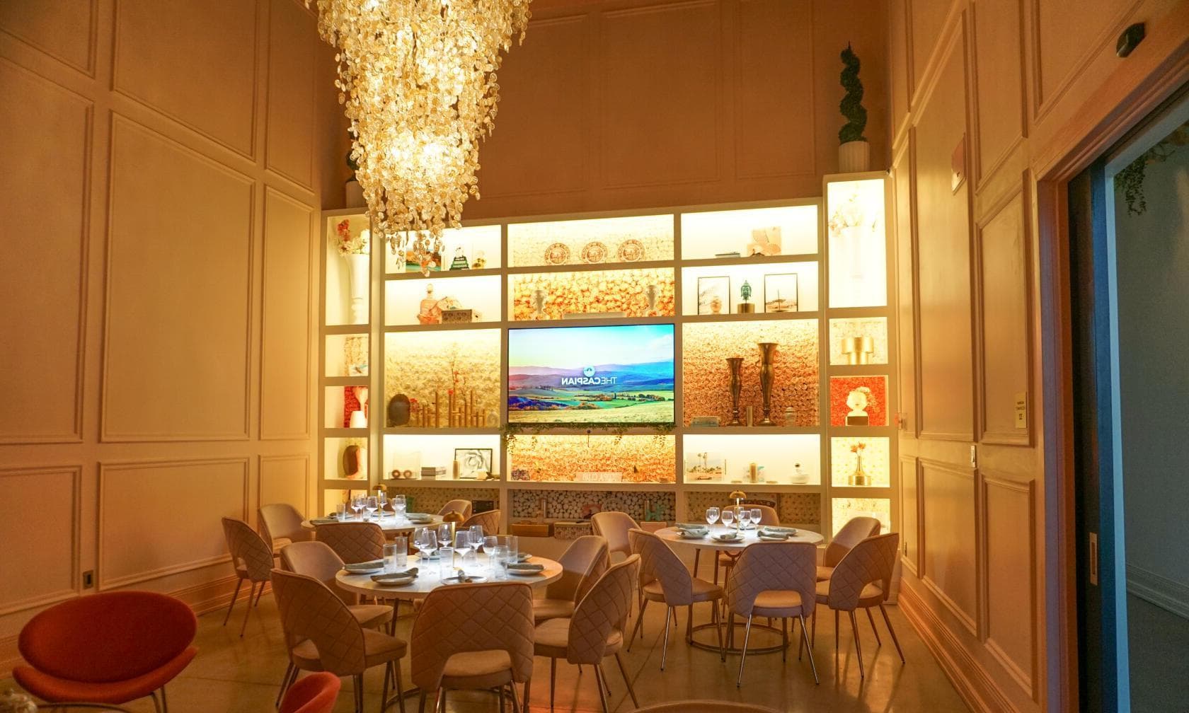 Emerald Palm, The Caspian photo #1