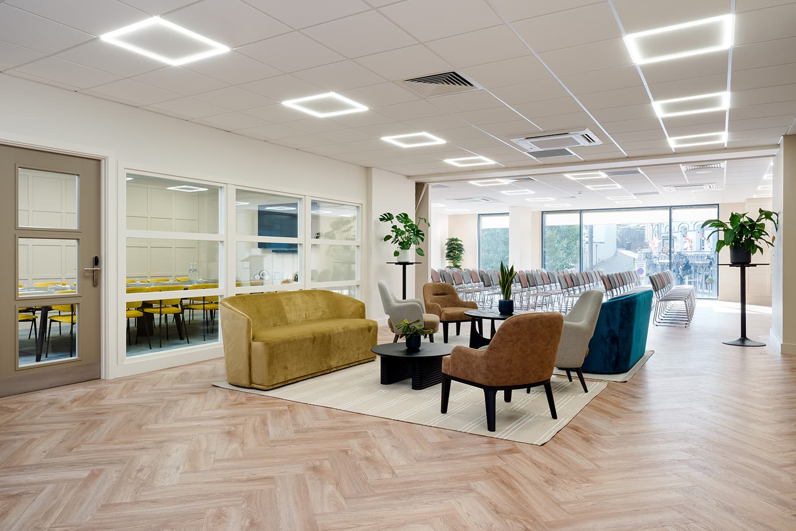 Round-About Board Room, Hampton By Hilton Torquay photo #4