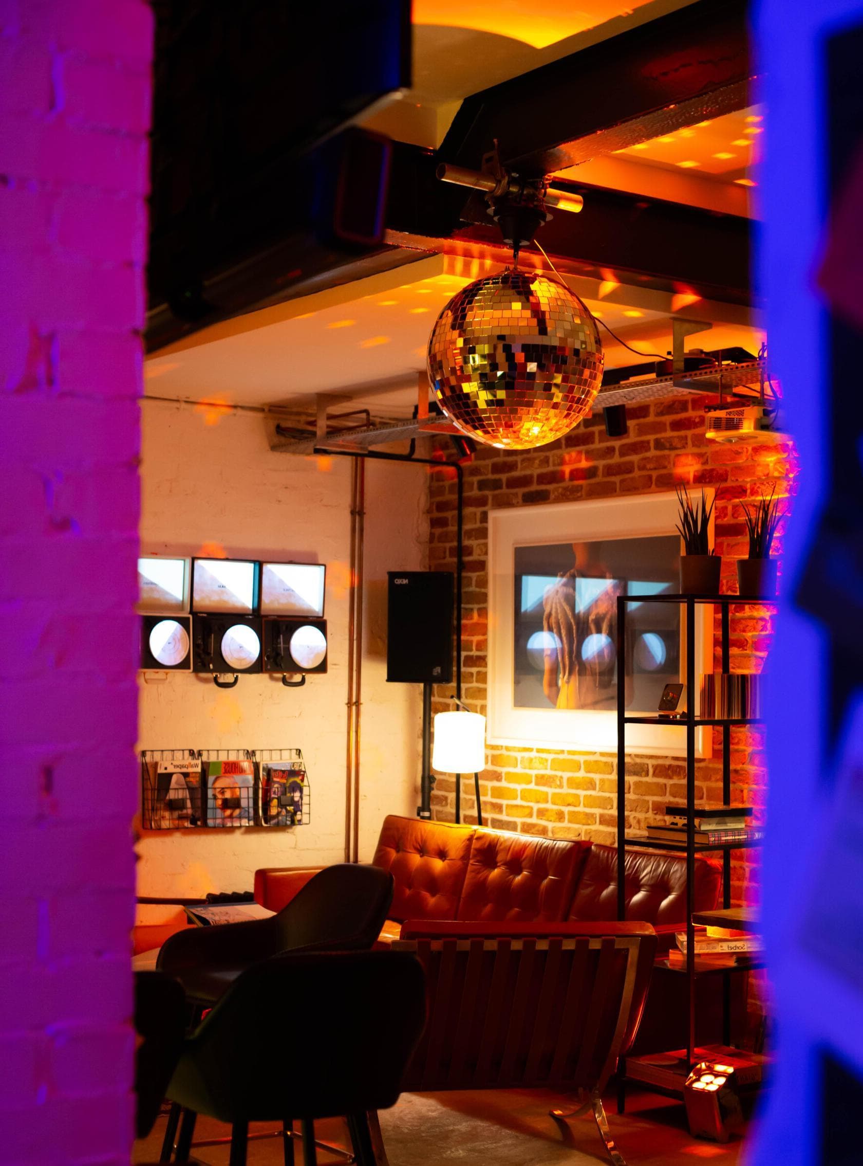 Jamaica Yard, Jamaica Yard photo #1