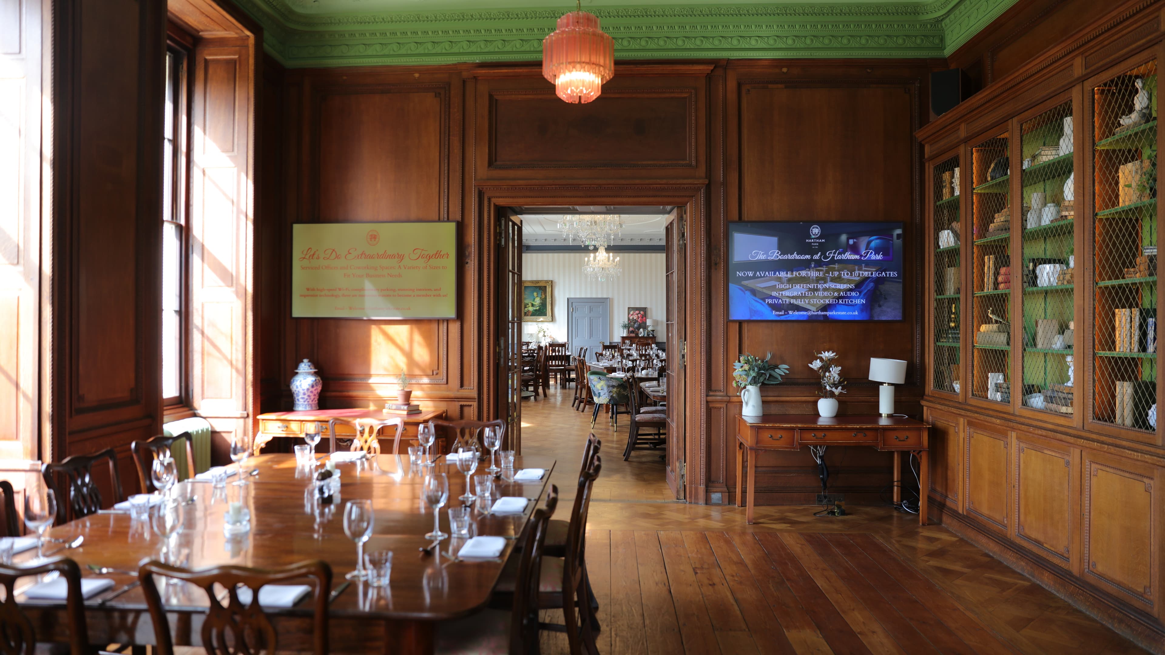 Photo of Hartham Park Estate, Enfilade