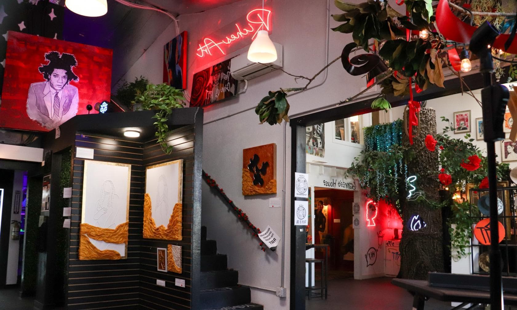 Photo of RichesArt Gallery