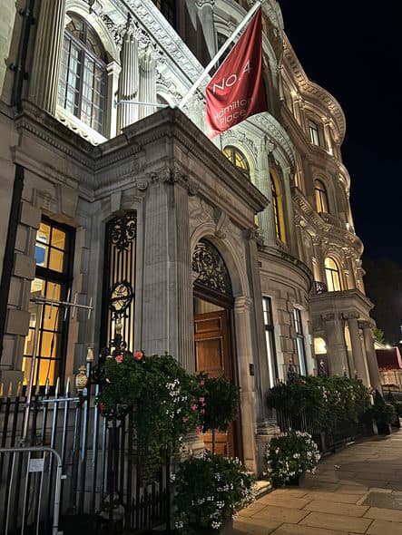 No 4 Hamilton Place photo #2