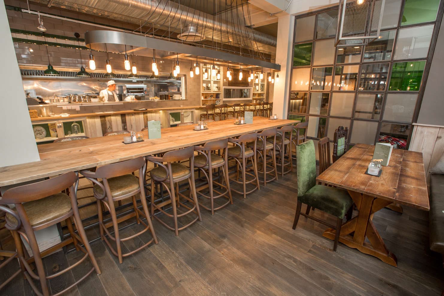 The Knights Table, The Castle, Tooting photo #3