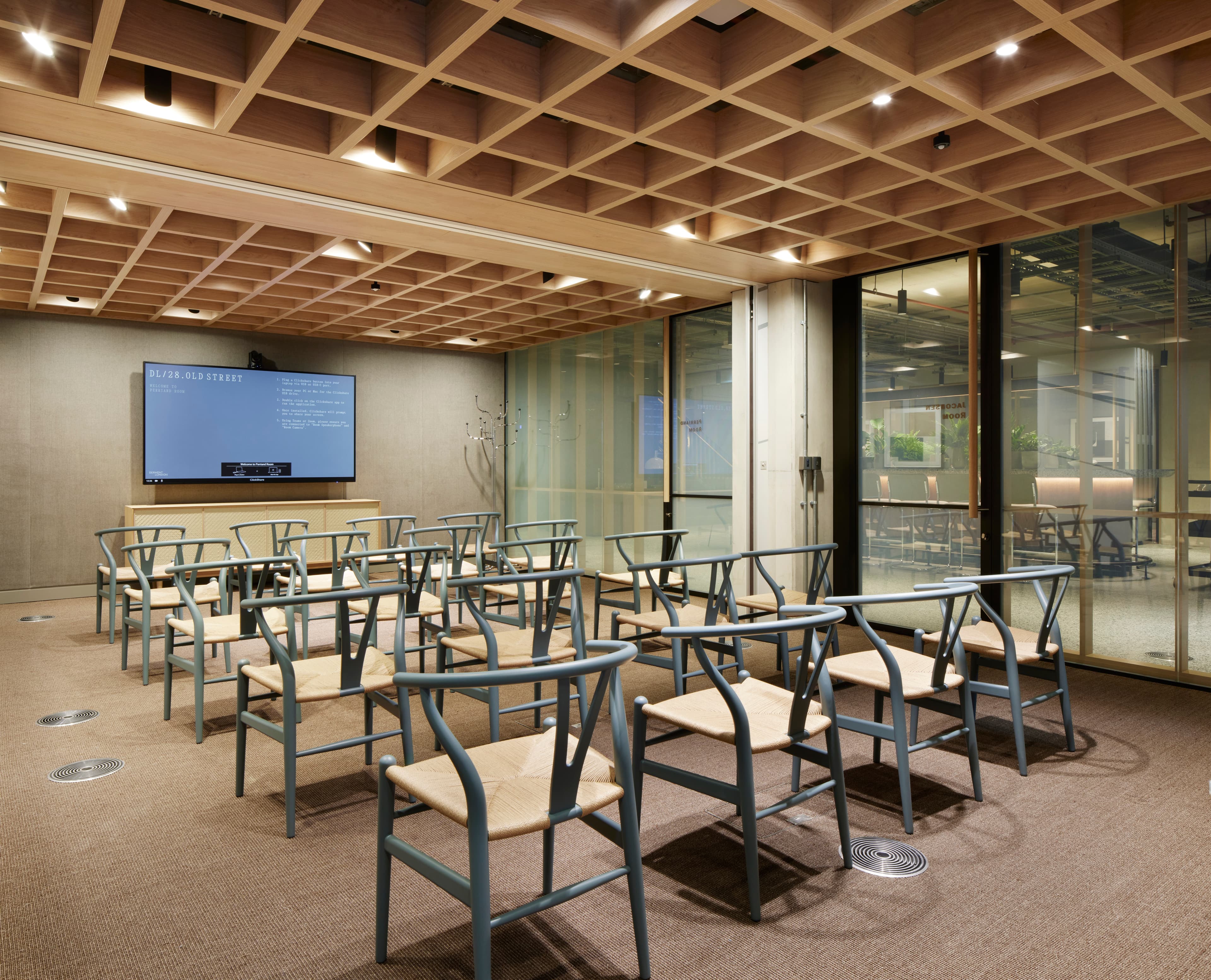 DL/28 Old Street, Perriand + Jacobsen Room photo #2