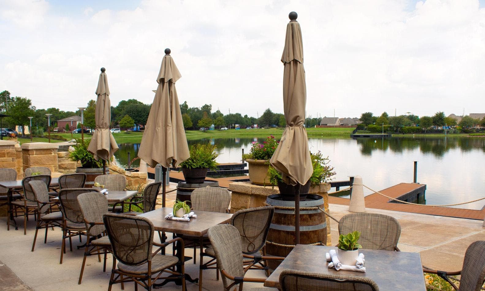 Outdoor Space, Passerella photo #1