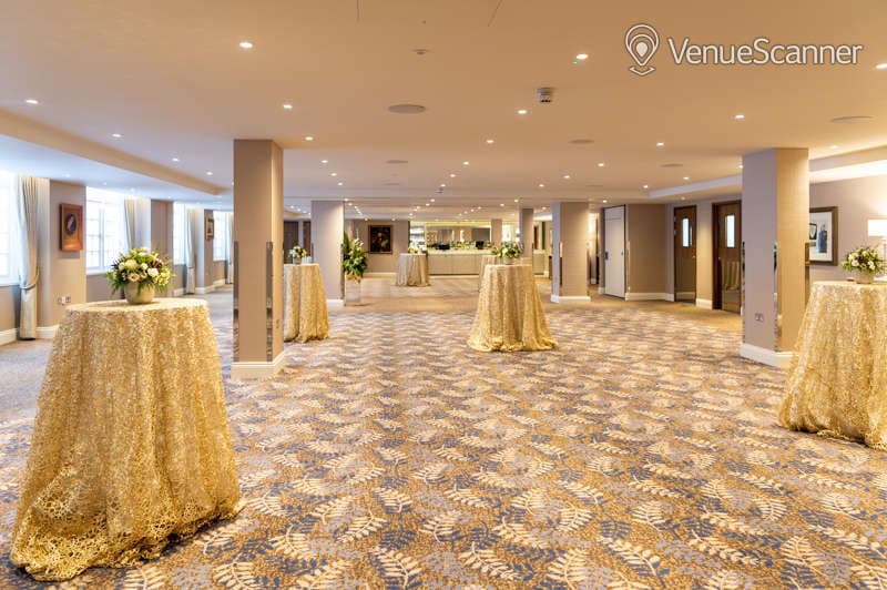 El Alamein & Trafalgar Suite, Victory Services Club photo #2