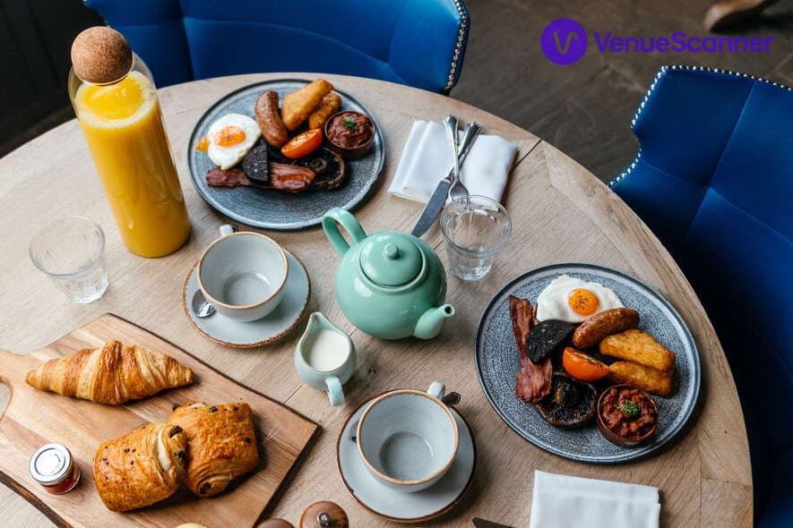 Retreat East photo #3