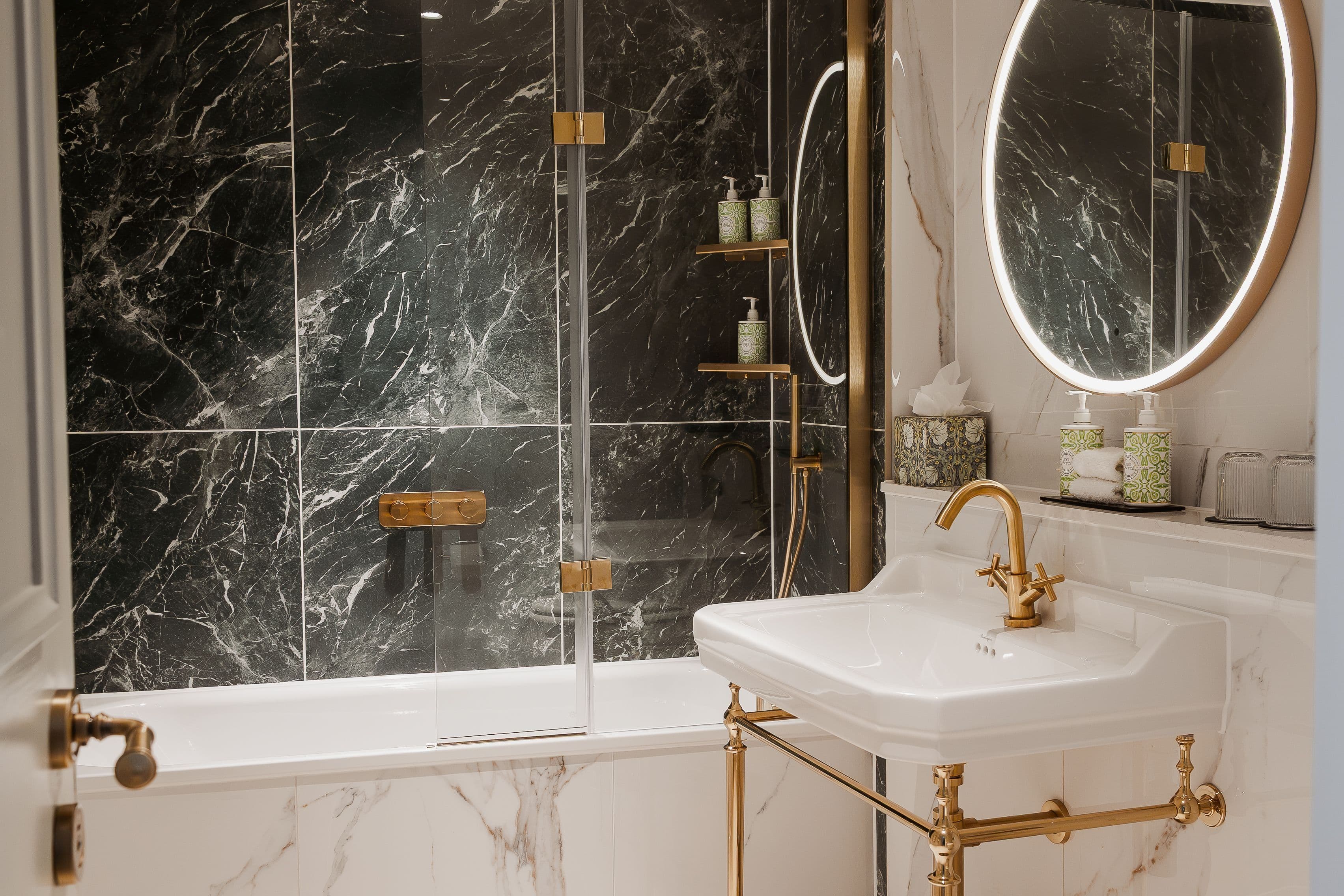 Blenheim Suite, The Castle Hotel - Sutton Hotel Collection photo #12