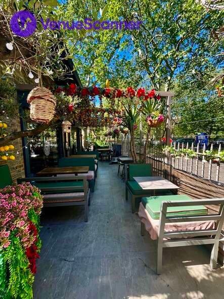 The Solo Kitchen & Rooftop Bar, The Solo Oasis Garden & Inside Bar photo #3