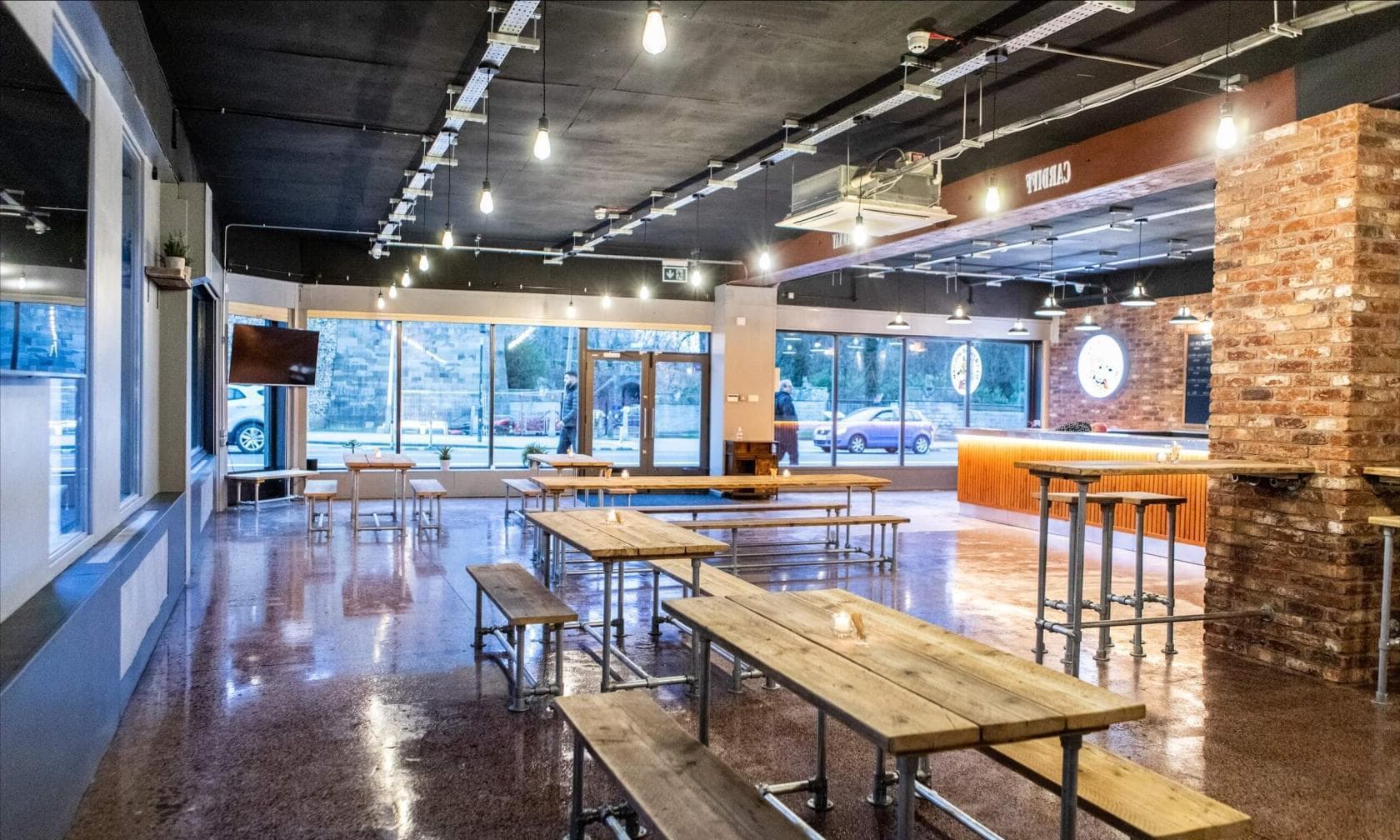 Brewery, Mad Dog Brewery Co. Taproom - Cardiff photo #1