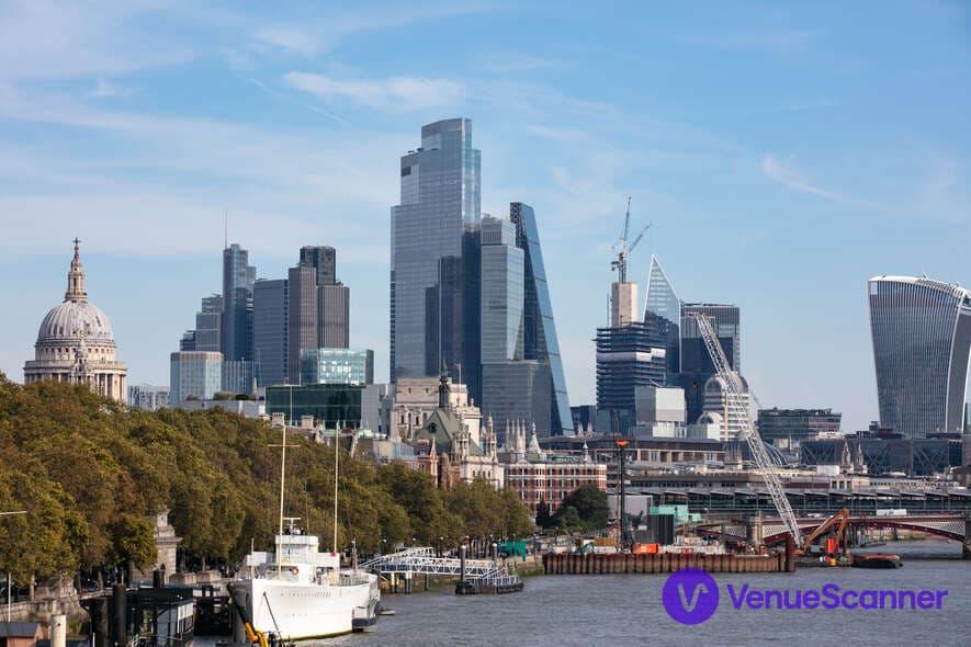 Sarah Gilbert, XCHG photo #29