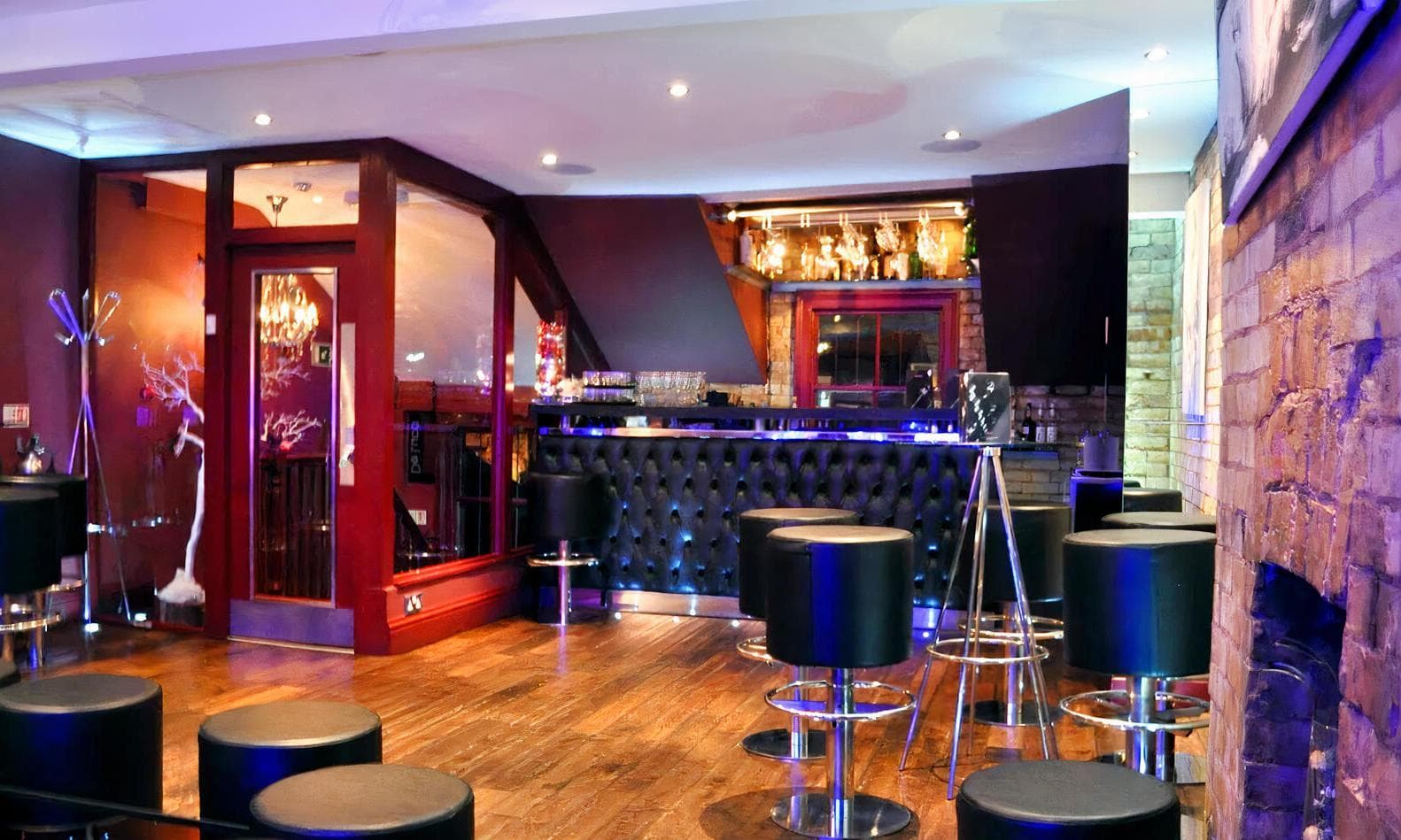 Cocktail Lounge