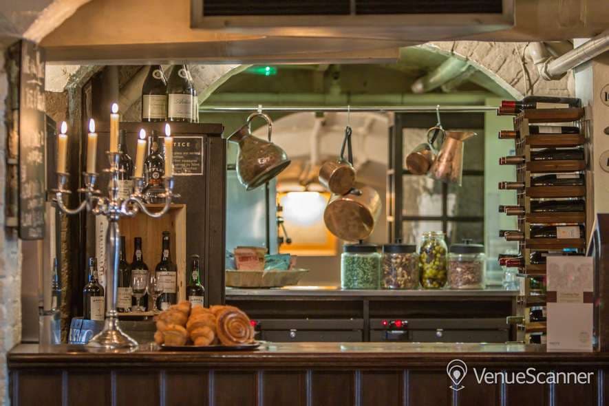 Crusting Pipe - Full Venue, Crusting Pipe - Covent Garden photo #3