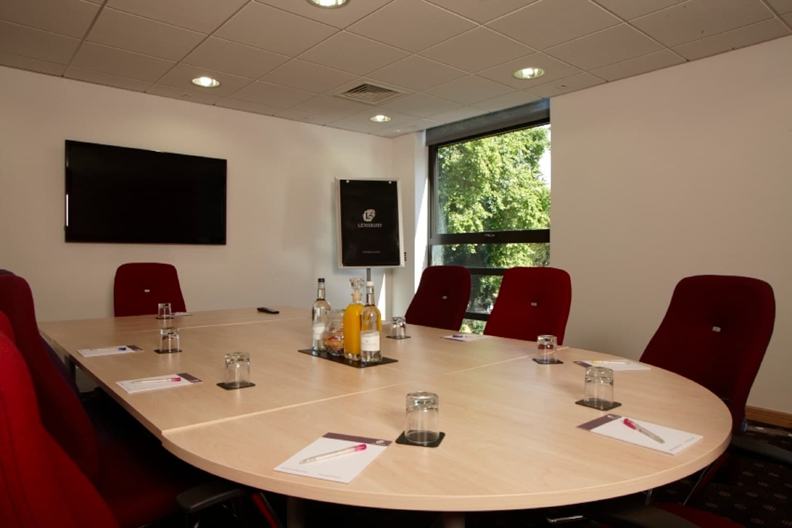 Murray, Uttley And Doherty Rooms, The Lensbury photo #4