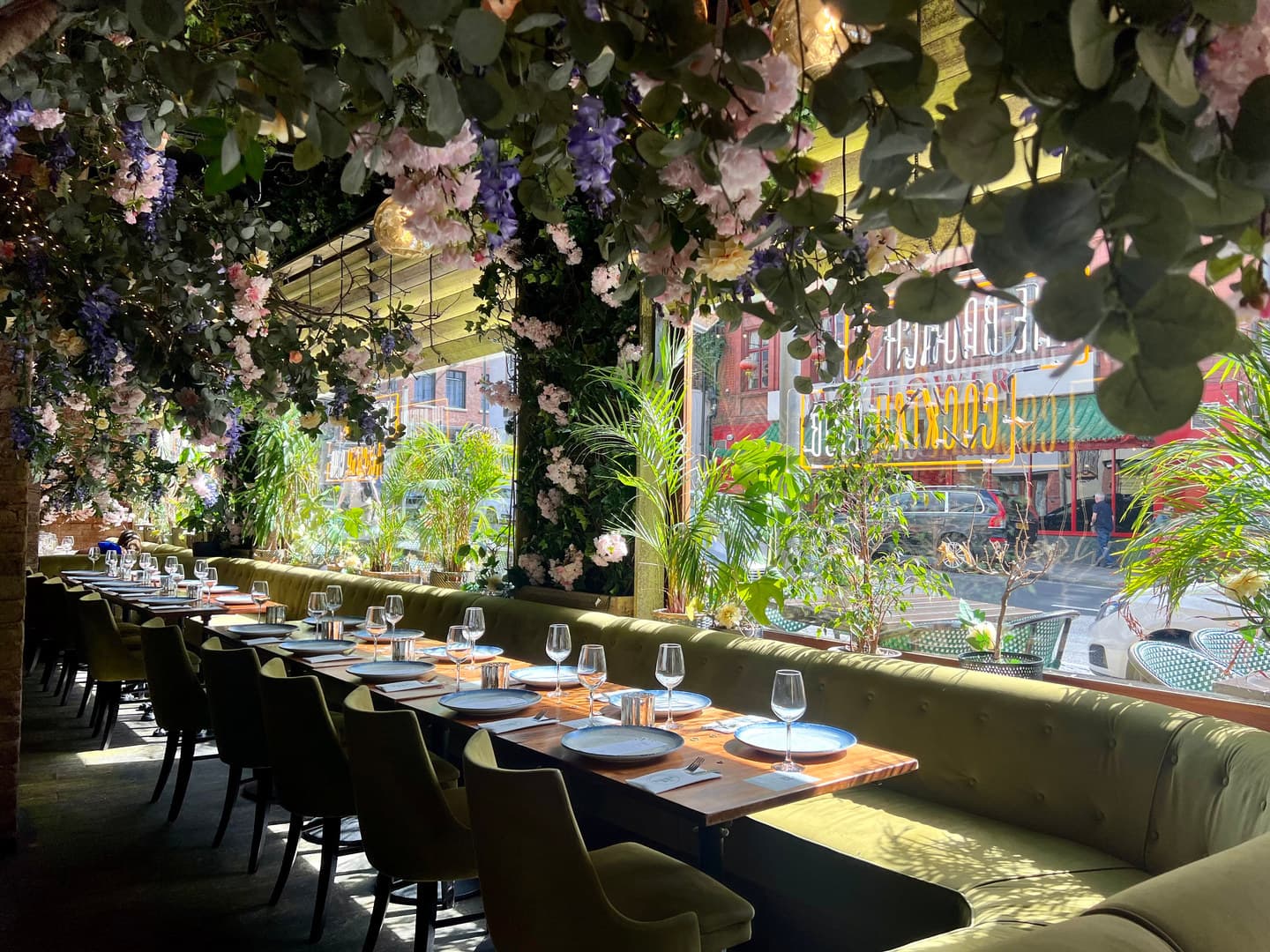 Full Venue, The Brunch & Cocktail Club photo #1