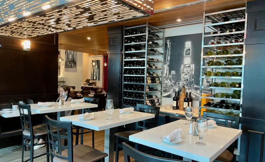 Dining Room, Paul’s On Times Square photo #3