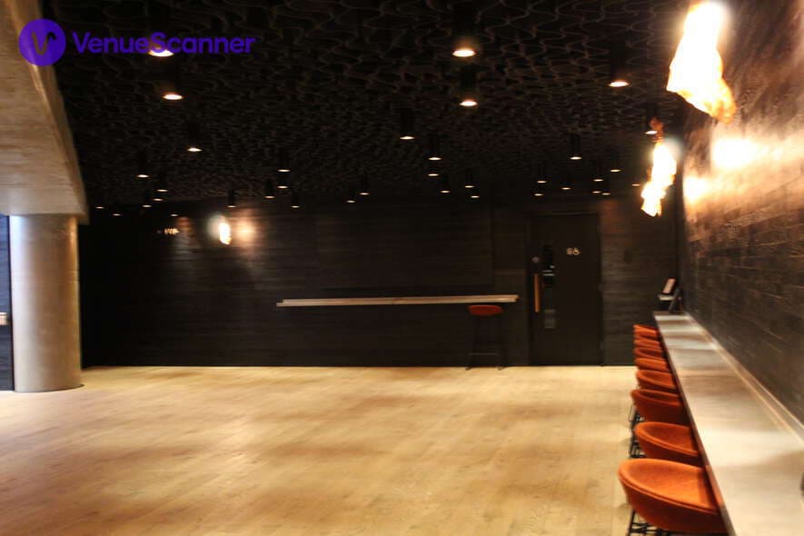 Lower Foyer, Bridge Theatre photo #2